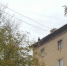 В Оренбурге мужчина повис на крыше дома - АиФ Оренбург