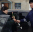 В руках цветы и жезл: сотрудники ГИБДД поздравили женщин с 8 Марта - УМВД Оренбургской области