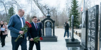 Евгений Солнцев посетил социальные объекты и почтил память героев в Новосергиевке - ProOren.Ru