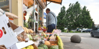 В Оренбурге выявляют места несанкционированной торговли - Комсомольская Правда