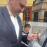 Евгению Солнцеву показали уникальные изделия Фабрики Оренбургских пуховых платков - Комсомольская Правда