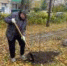 Депутаты Оренбургского городского Совета приняли участие в субботнике в сквере на улице Ткачёва - ProOren.Ru