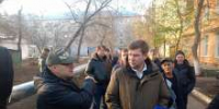 В Оренбурге прошел субботник для расчистки квартир после пожара на проезде Больничном - ProOren.Ru