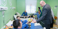 В Оренбурге бойцов СВО поздравили с Рождеством в госпитале - Комсомольская Правда